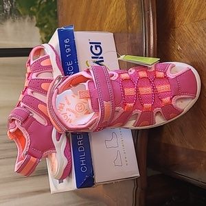 New in box! Primigi Girls 33 size 2 bright fuchsia pink leather sandals